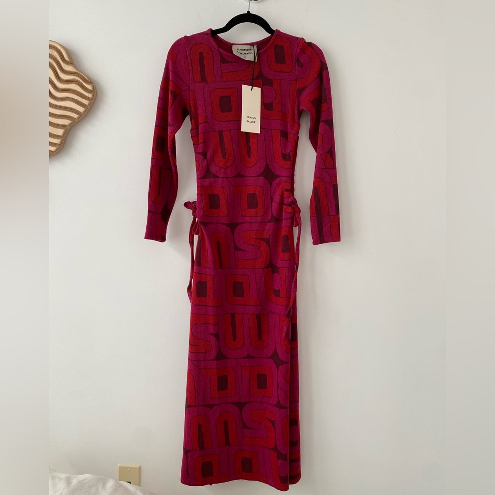 Damson Madder JESSIE BOOGIE CUT OUT JACQUARD RIB MIDI DRESS
10